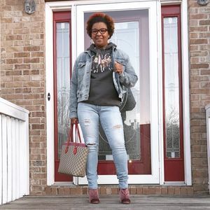 Meet your Posher, Regina